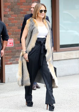 Jennifer Lopez’s Black Paper-Bag Pants Are The Perfect Alternative To Jeans