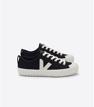 Nova Black Sneakers