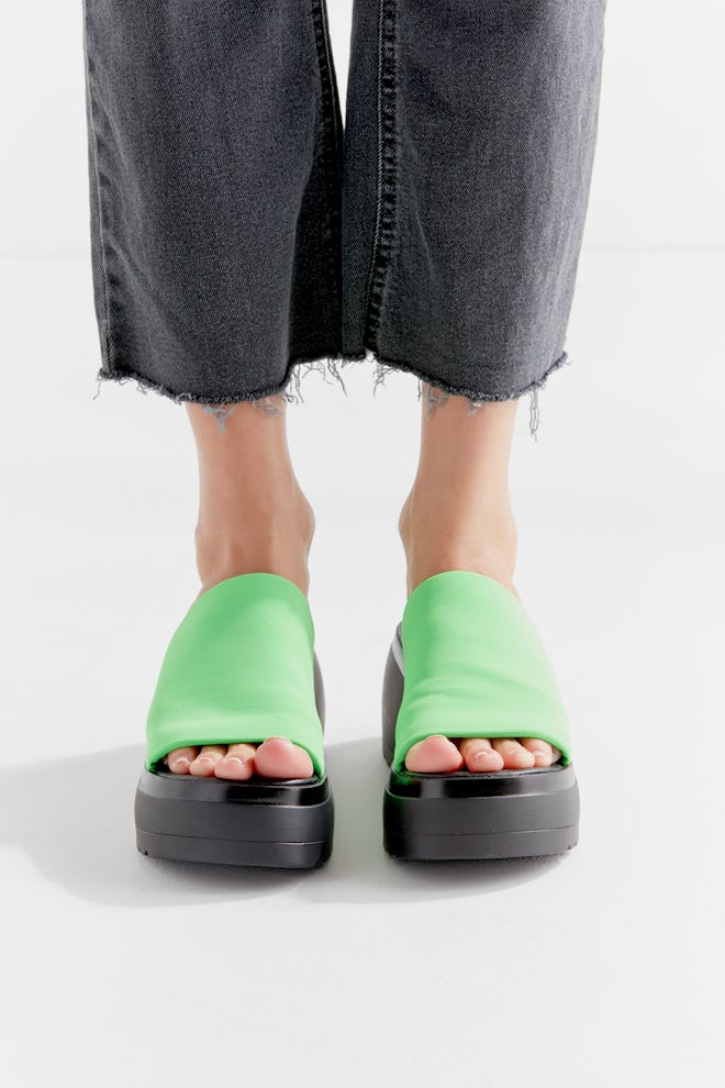 Steve Madden UO Exclusive Slinky Platform Sandal