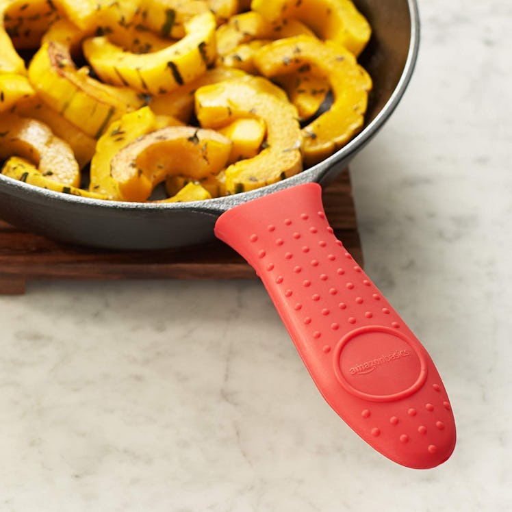 AmazonBasics Silicone Hot Handle Cover/Holder