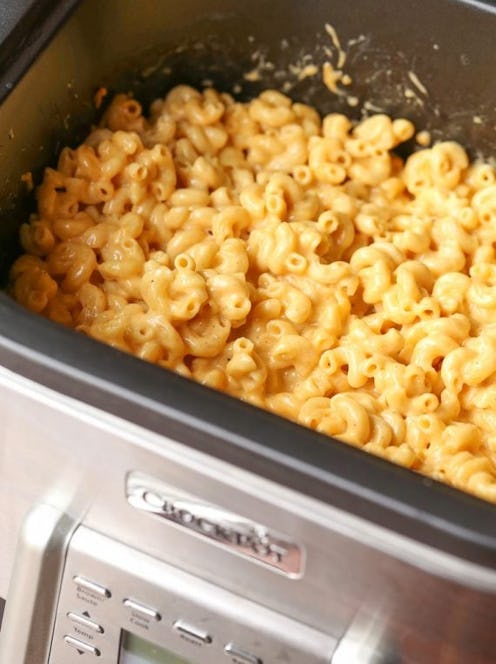 Easy Easter Crock Pot Recipes: No Boil Crock Pot Mac and Cheese