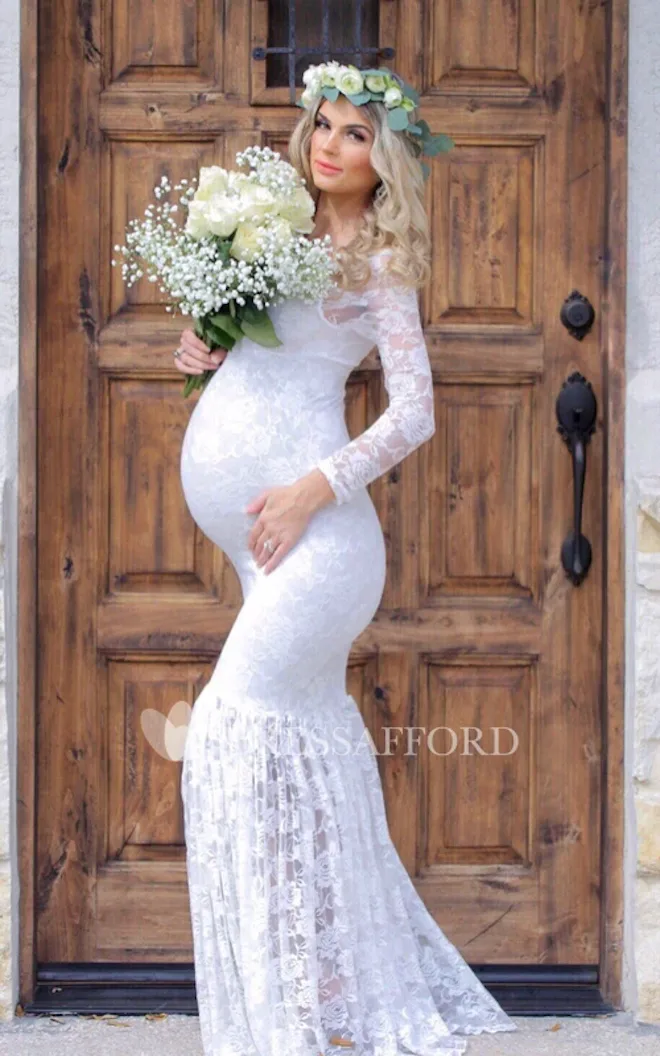 18 Maternity Wedding Dresses That Will Show Off Your Pregnancy Curves 18 Maternity Wedding Dresses That Will Show Off Your Pregnancy Curves