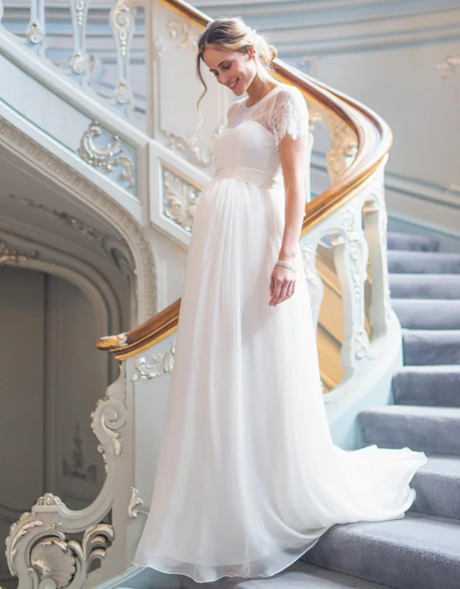 18 Maternity Wedding Dresses That Will Show Off Your Pregnancy Curves 18 Maternity Wedding Dresses That Will Show Off Your Pregnancy Curves