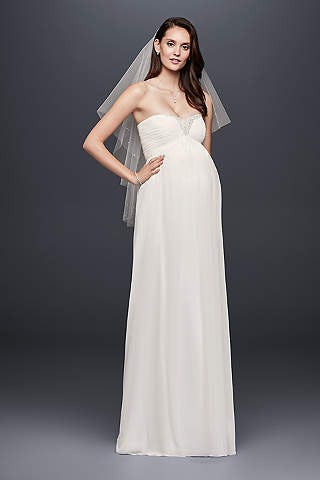 18 Maternity Wedding Dresses That Will Show Off Your Pregnancy Curves