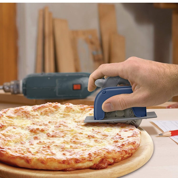 Fred & Friends PIZZA BOSS 3000 Circular Saw Pizza Wheel