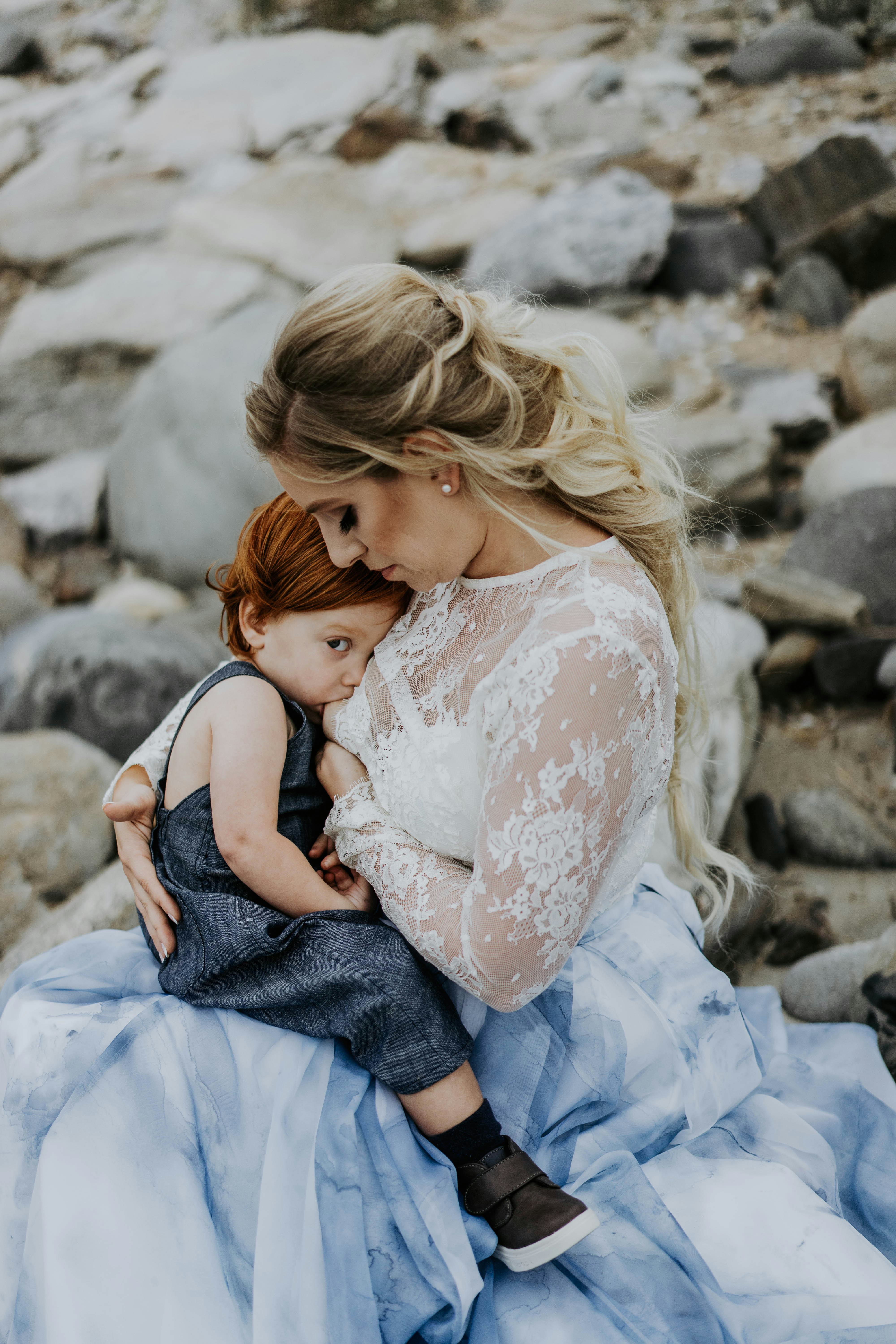 24 Beautiful Pictures Of Breastfeeding Brides That Will Take Your
