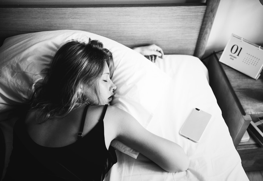 5 Surprising Things It Means For Your Health If You Go To Sleep At