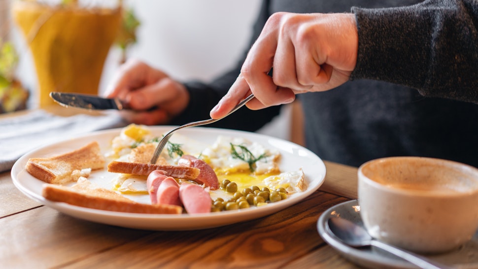 Hay ốm vặt, da xấu, già trước tuổi: có thể bạn đang phạm phải 4 thói quen xấu đang phá hủy hệ miễn dịch - Ảnh 4. Hay ốm vặt, da xấu, già trước tuổi: có thể bạn đang phạm phải 4 thói quen xấu đang phá hủy hệ miễn dịch - Ảnh 4.