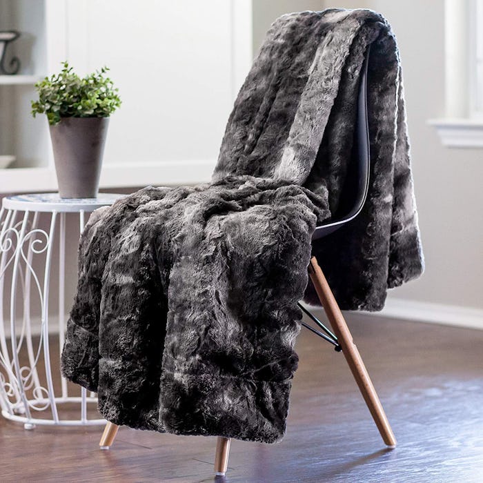 Chanasya Fur Throw Blanket