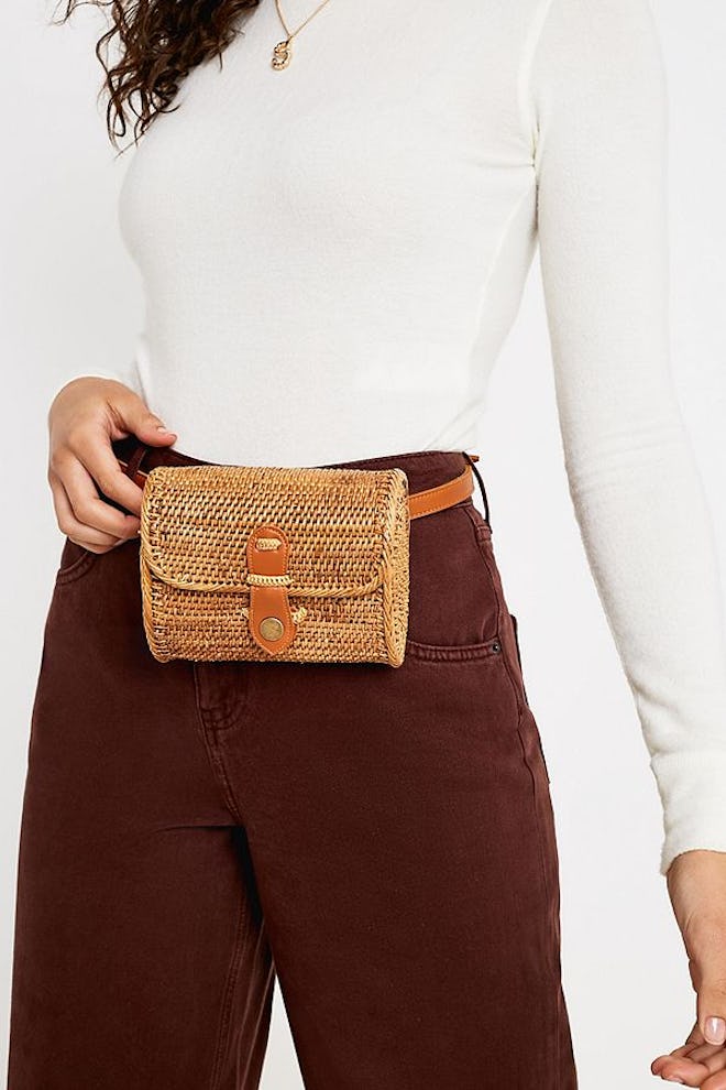 Structured Wicker Straw Belt Bag