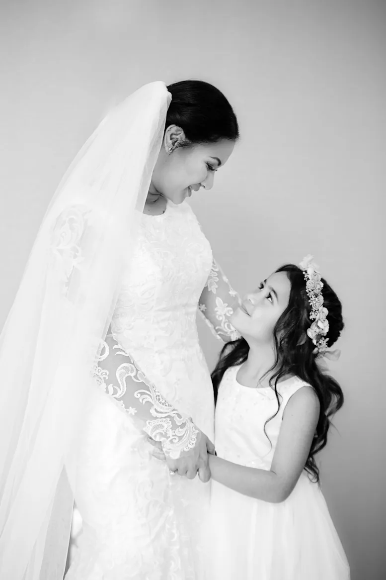 24 Stunning Photos Of Brides & Their Kids That Redefine What Wedded ...