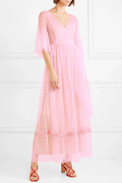 Kendall Jenner's Pink Dress Proves The 2019 Awards Season Trend Is Here To  Stay