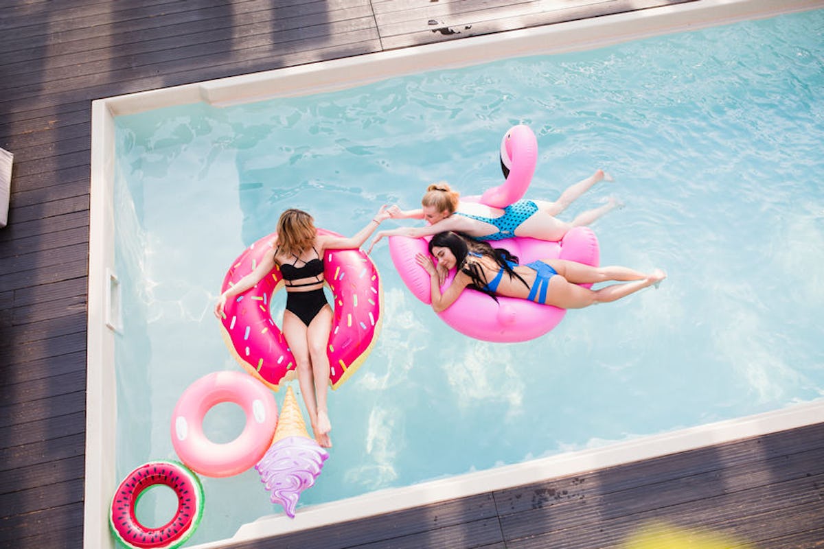 28 Instagram Captions For Pool Parties Having Fun In The Sun With Your Besties