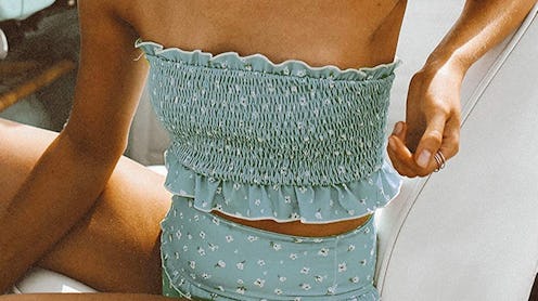 A model wearing the Aleumdr Women's Bandeau Bikini