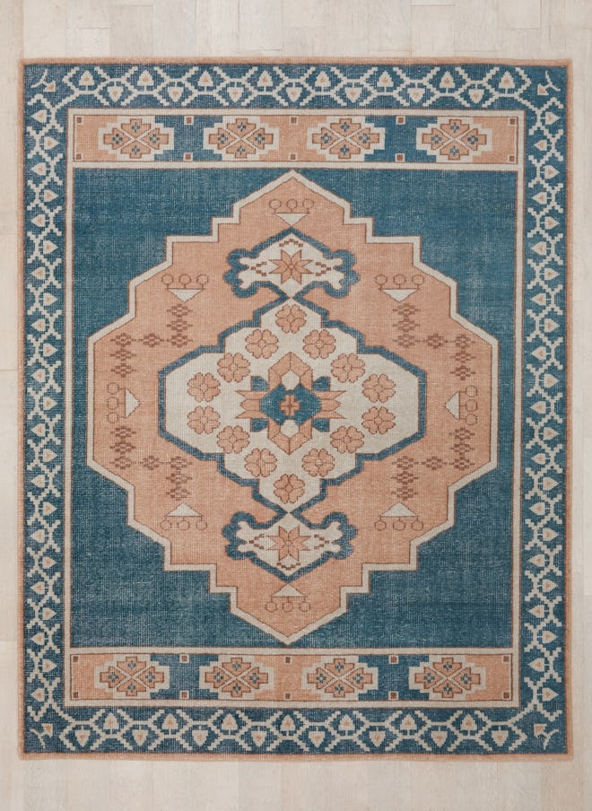 Aylin Rug, 8' x 10'