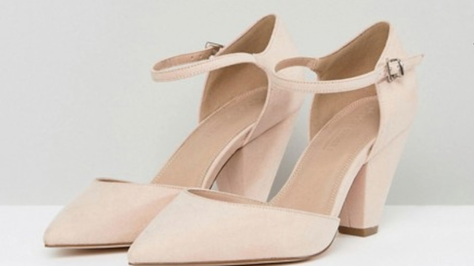 10 Comfortable Wedding Heels For Pregnant Brides Because Your