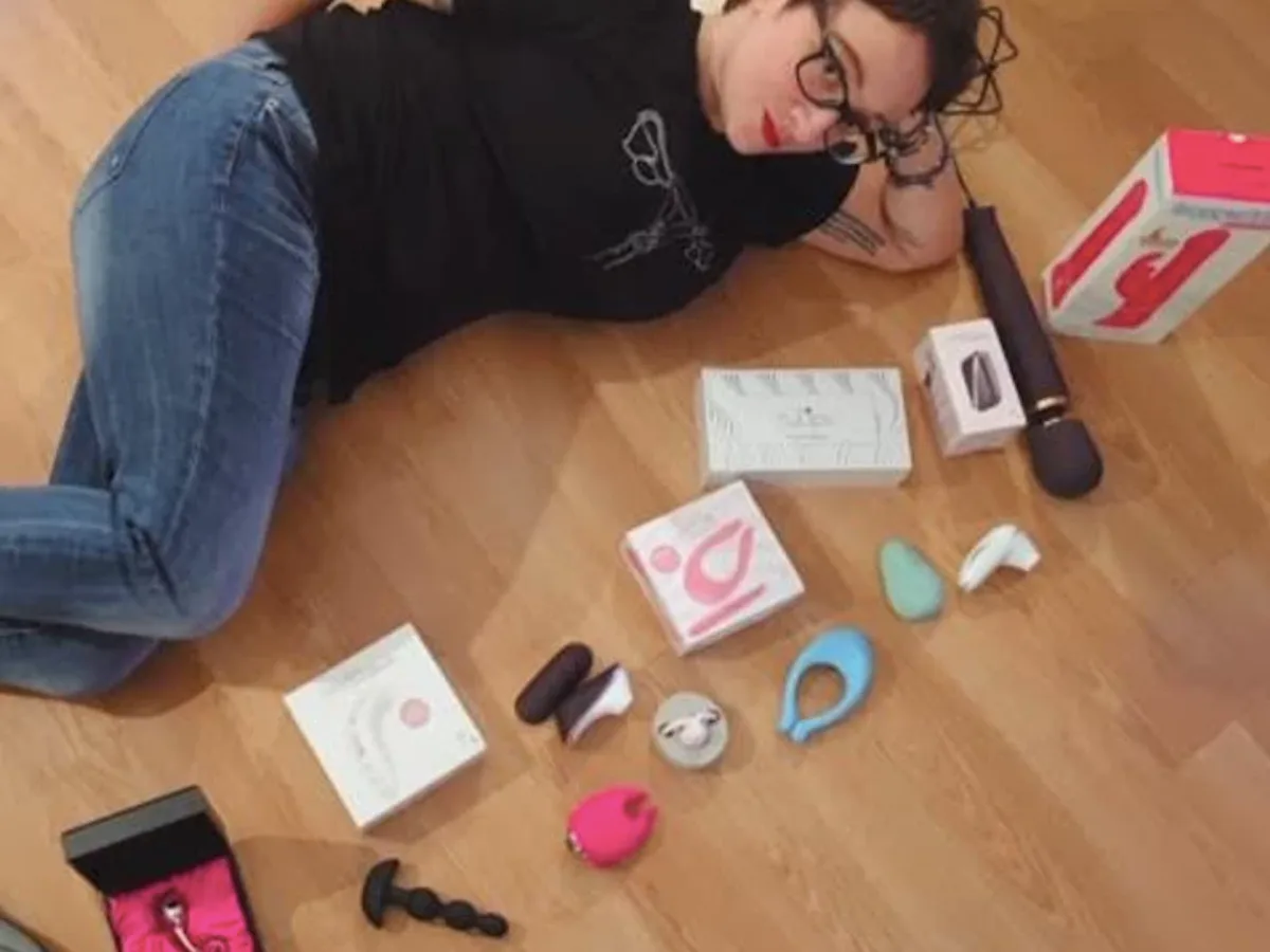 Hosting A Sex Toy Party With My Friends Taught Me These 7 Valuable Lessons Hosting A Sex Toy Party With My Friends Taught Me These 7 Valuable Lessons