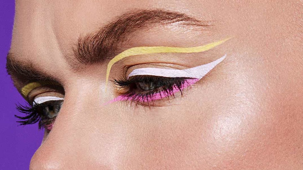 The Best Colorful Eyeliners For Summer 2019 & How To Wear Them, According  To Makeup Artists