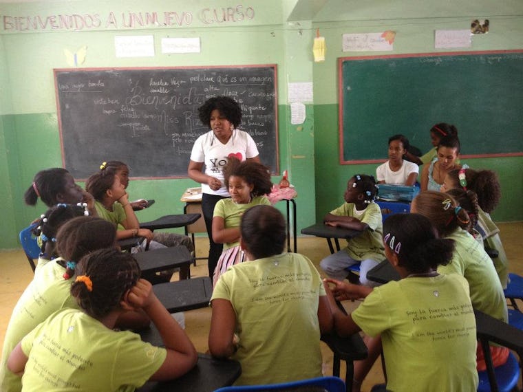 Carolina Contreras Of Miss Rizos Is Opening An NYC Salon To Help Combat ...