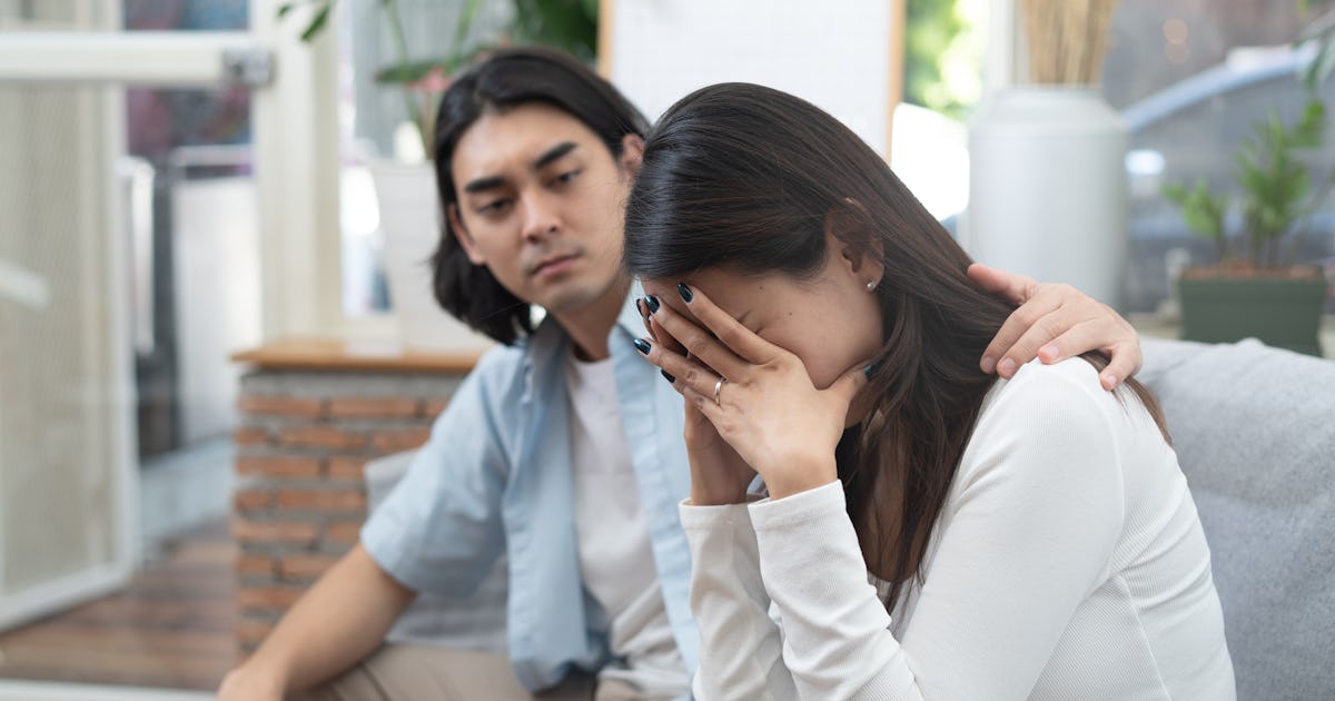 8 Subtle Ways To Defuse Any Conflict, According To Experts