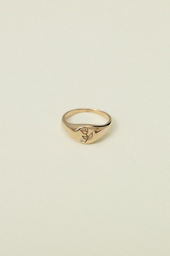 Bonita Signet Ring with Diamond