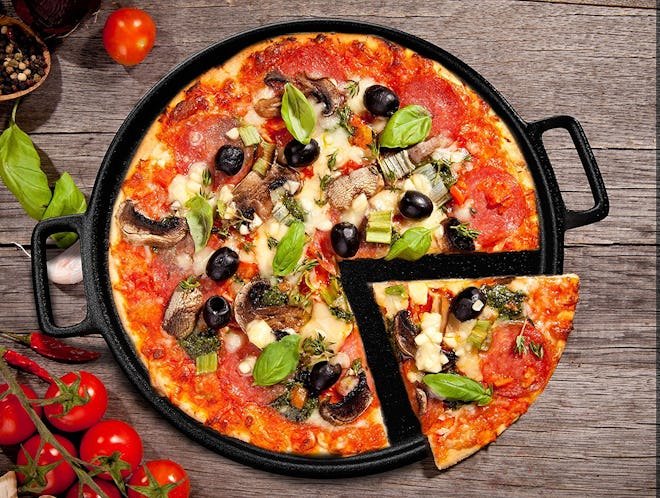 Home-Complete Cast Iron Pizza Pan