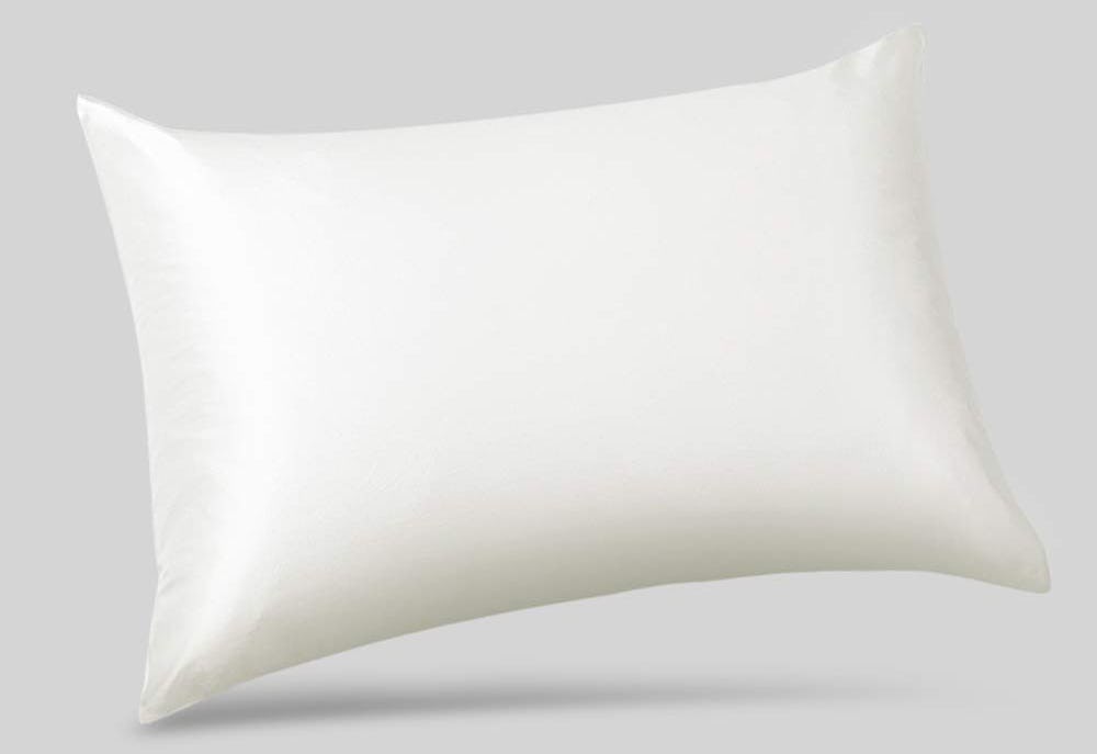 The 3 Best Pillowcases For Acne