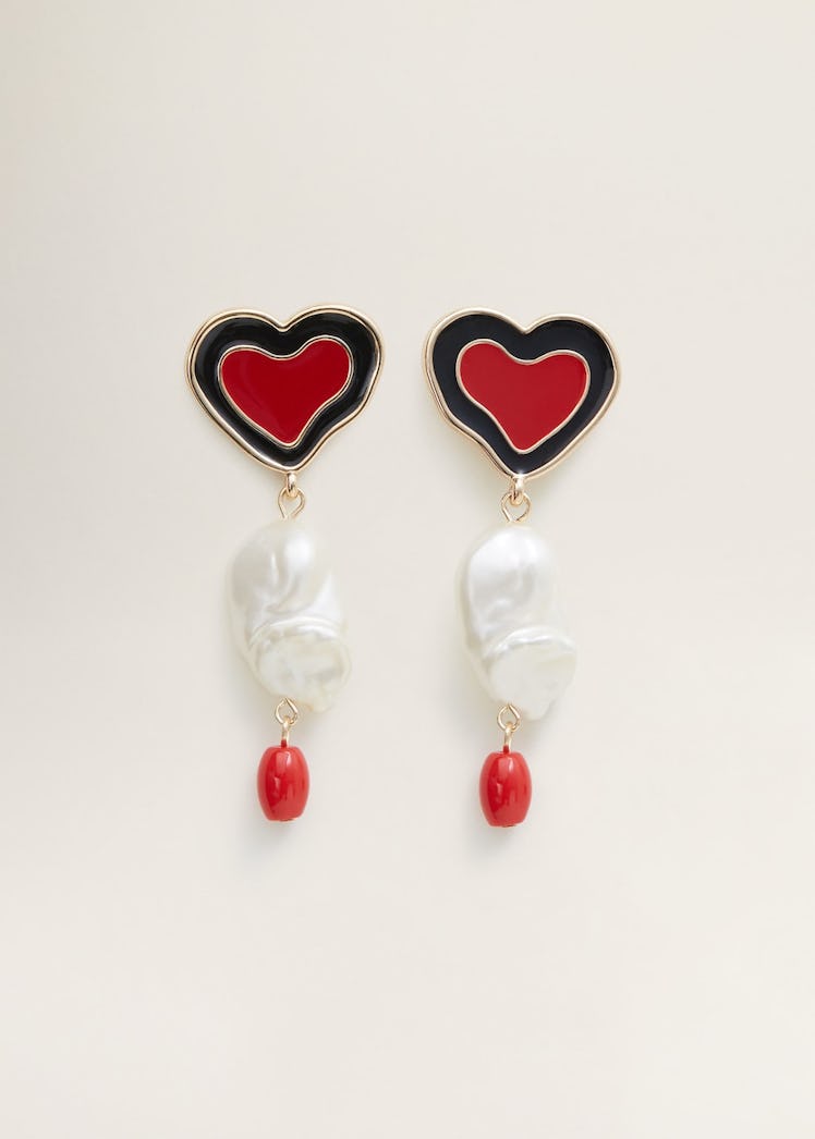 Heart-shape pearl earrings