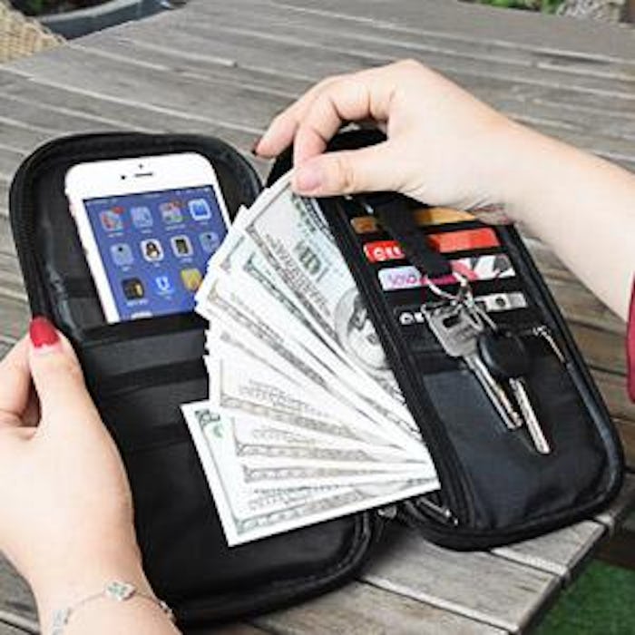 RFID-Blocking Travel Document Organizer 