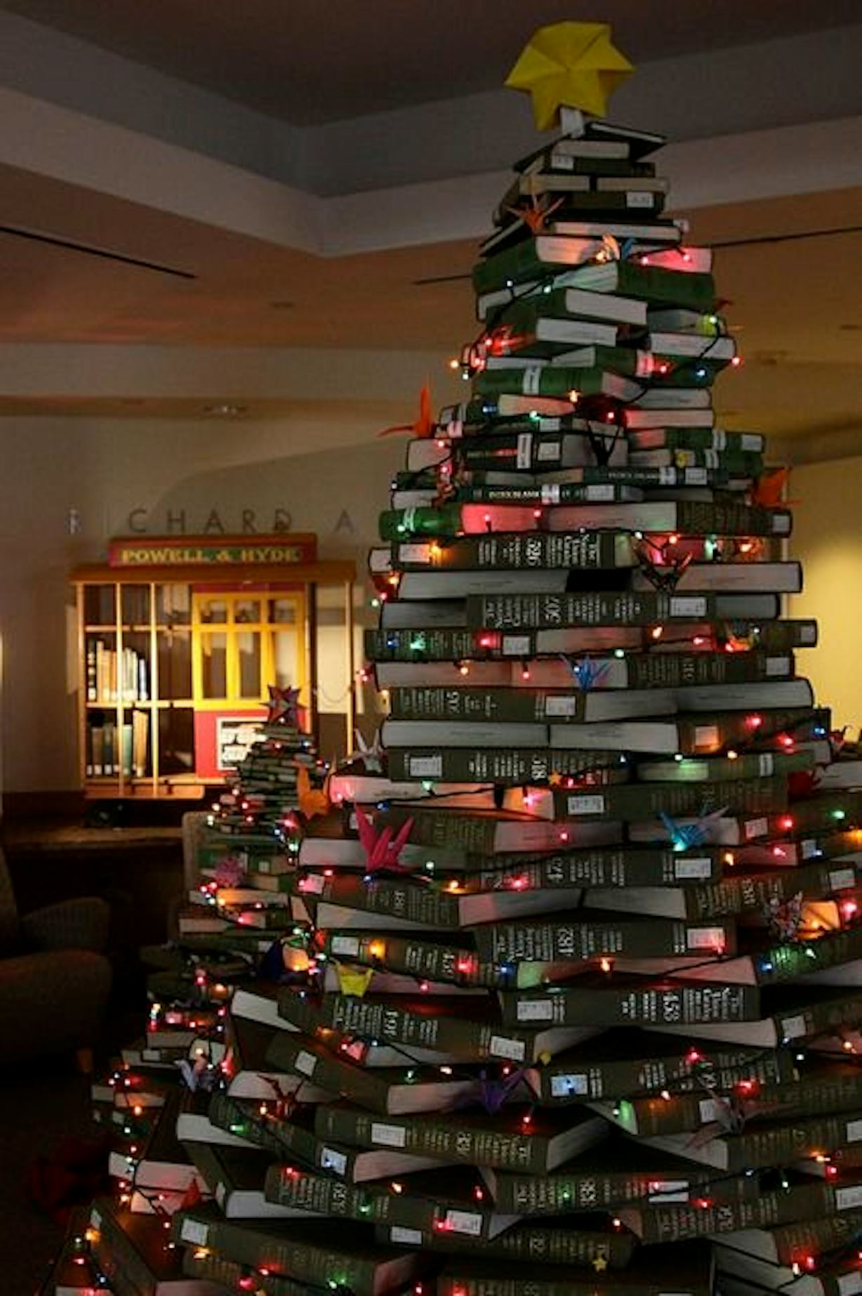 14 Of The Best Christmas Trees Made Of Books Christmas Book Trees