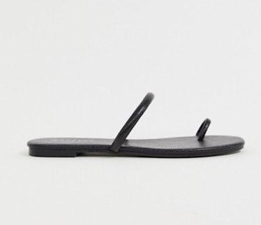 Simmi London Sahara black toe loop flat sandals