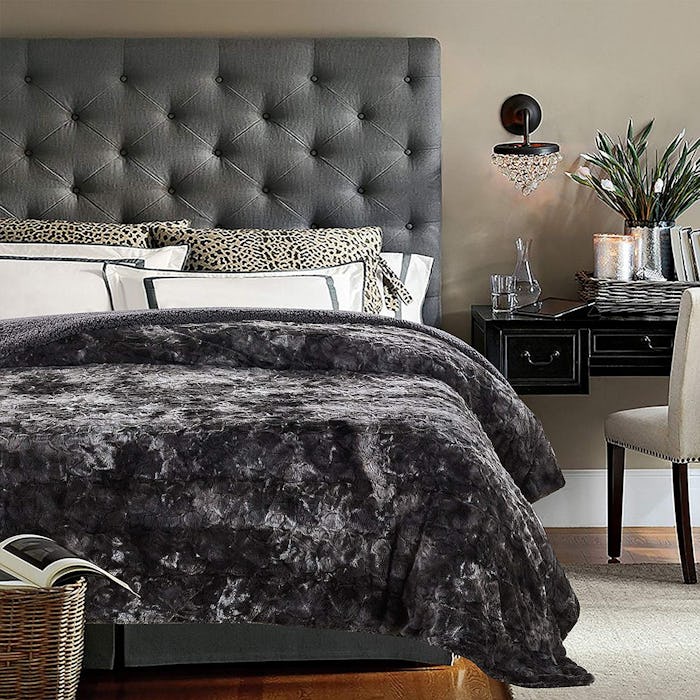 Chanasya Faux Fur Throw Blanket