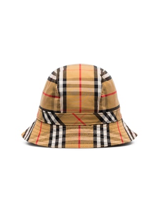 Irina Shayk's Burberry Bucket Hat Proves The Trend Is Stronger Than Ever