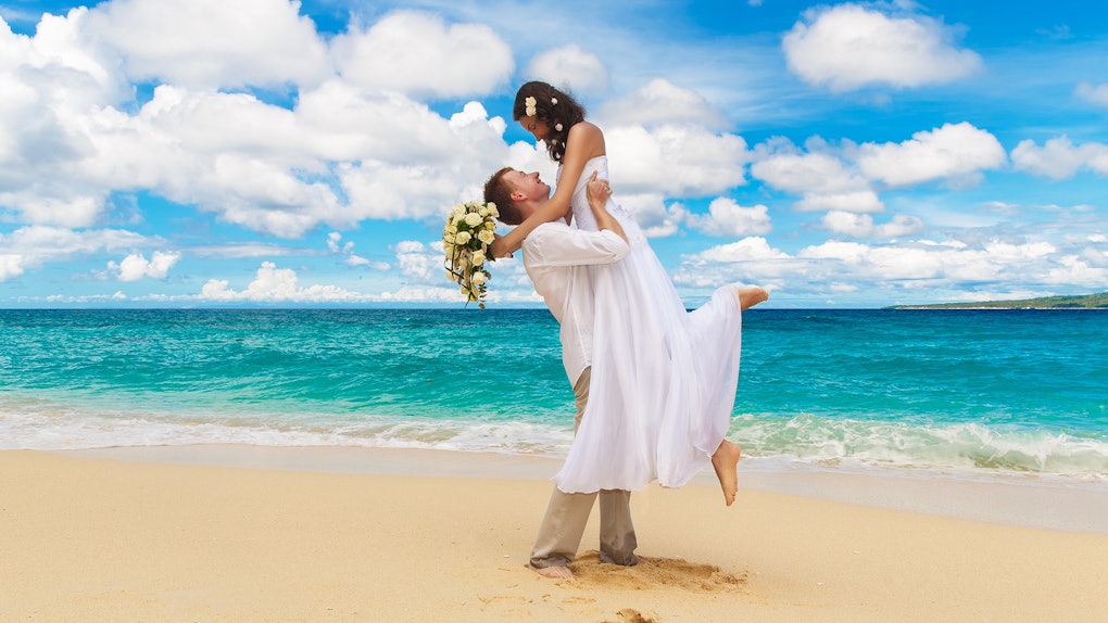 28 Quotes For Beach Weddings To Shellebrate The Happy Couple