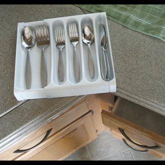 Camco Adjustable Cutlery Tray