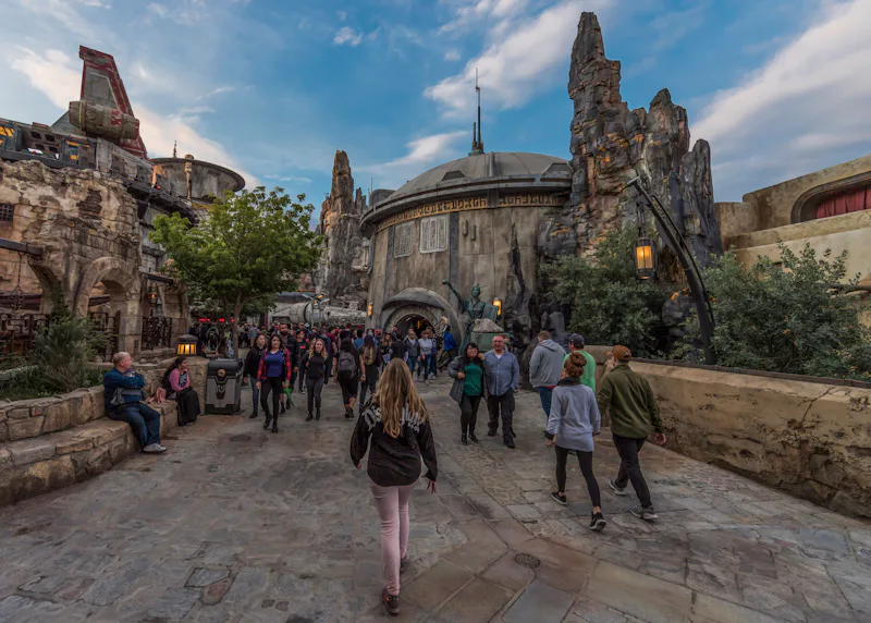 How To Get Into Star Wars: Galaxy's Edge At Disneyland If You Didn't