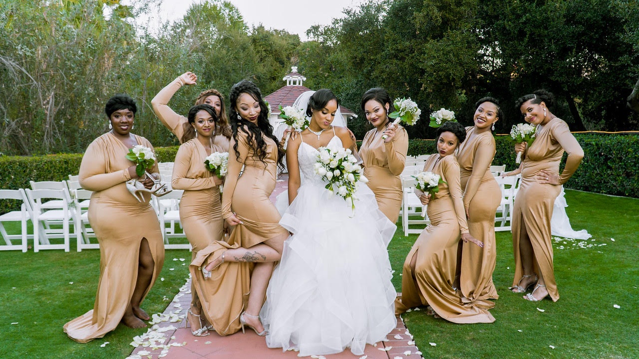 This Breastfeeding Bride Made Going With The Flow Look Easy (Even When It  Wasn't)