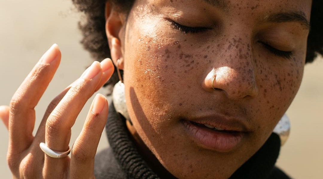 Frankincense Oil Is Like Liquid Gold For Your Face
