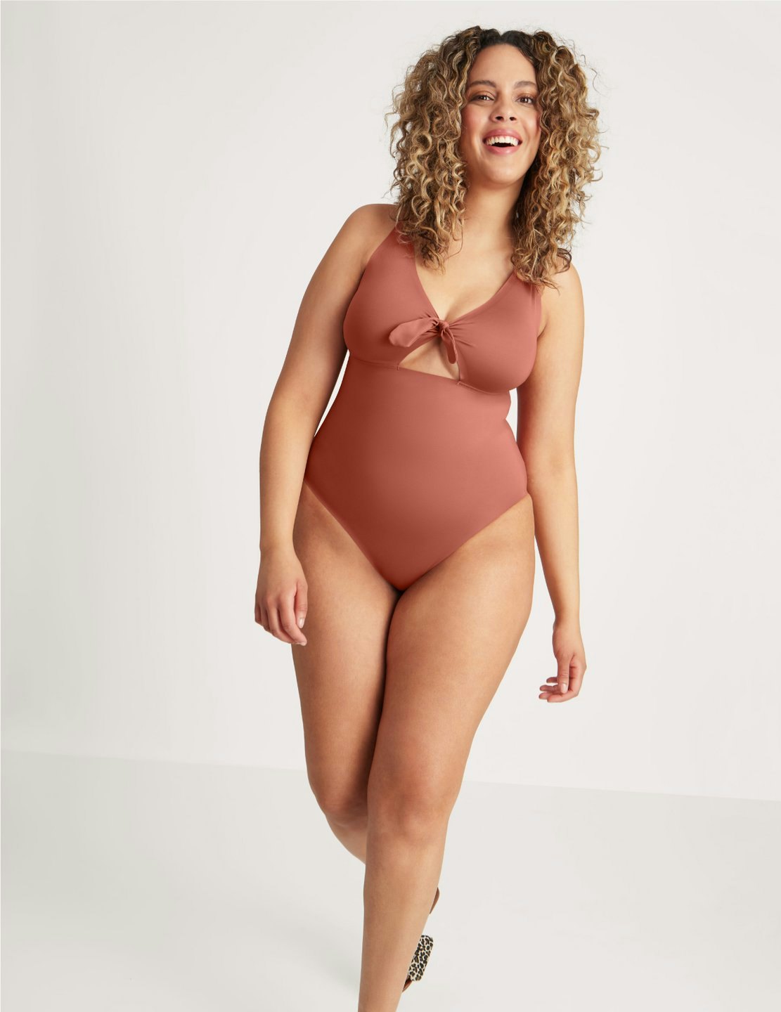 Love this @KNIX swimsuit! It's the High-energy One Piece and it is fa
