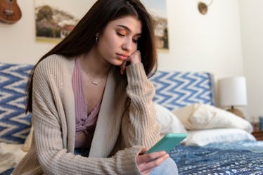 How Many Messages Should You Send Before You've Been Ghosted? An Expert How Many Messages Should You Send Before You've Been Ghosted? An Expert