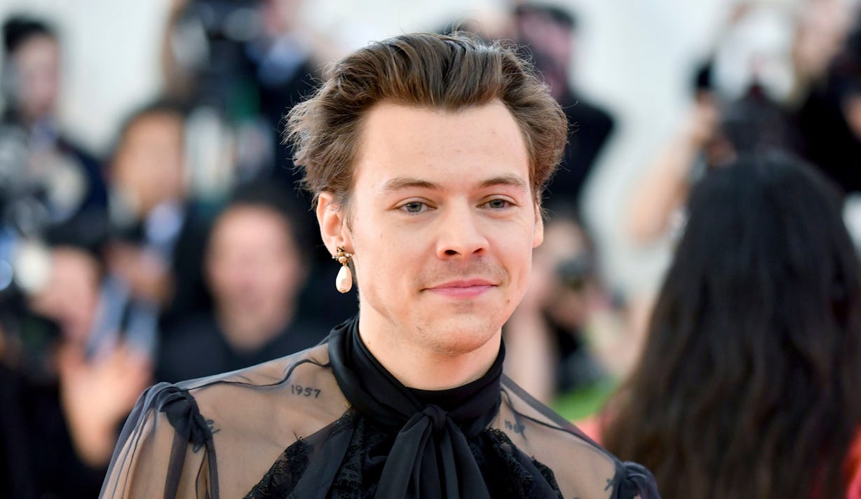 Harry Styles' Met Gala Pearl Earring Was Iconic & Here's How To Dupe ...