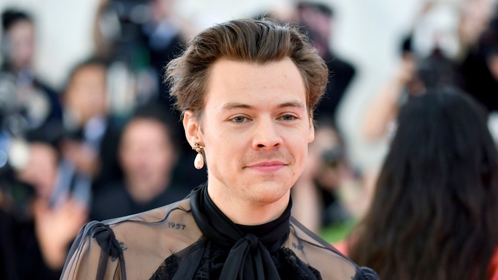 Harry Styles Met Gala Pearl Earring Was Iconic Here S How To