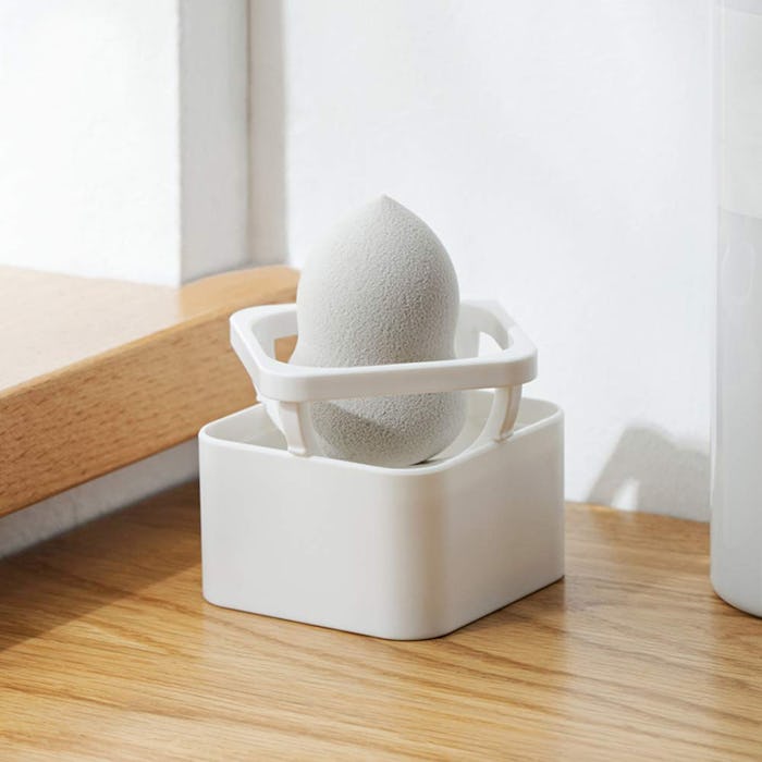 Momo Casier Makeup Sponge Holder