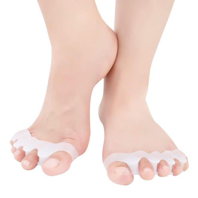 These one-size-fits-most toe separators are made from silicone and provide a lot of coverage, even w...