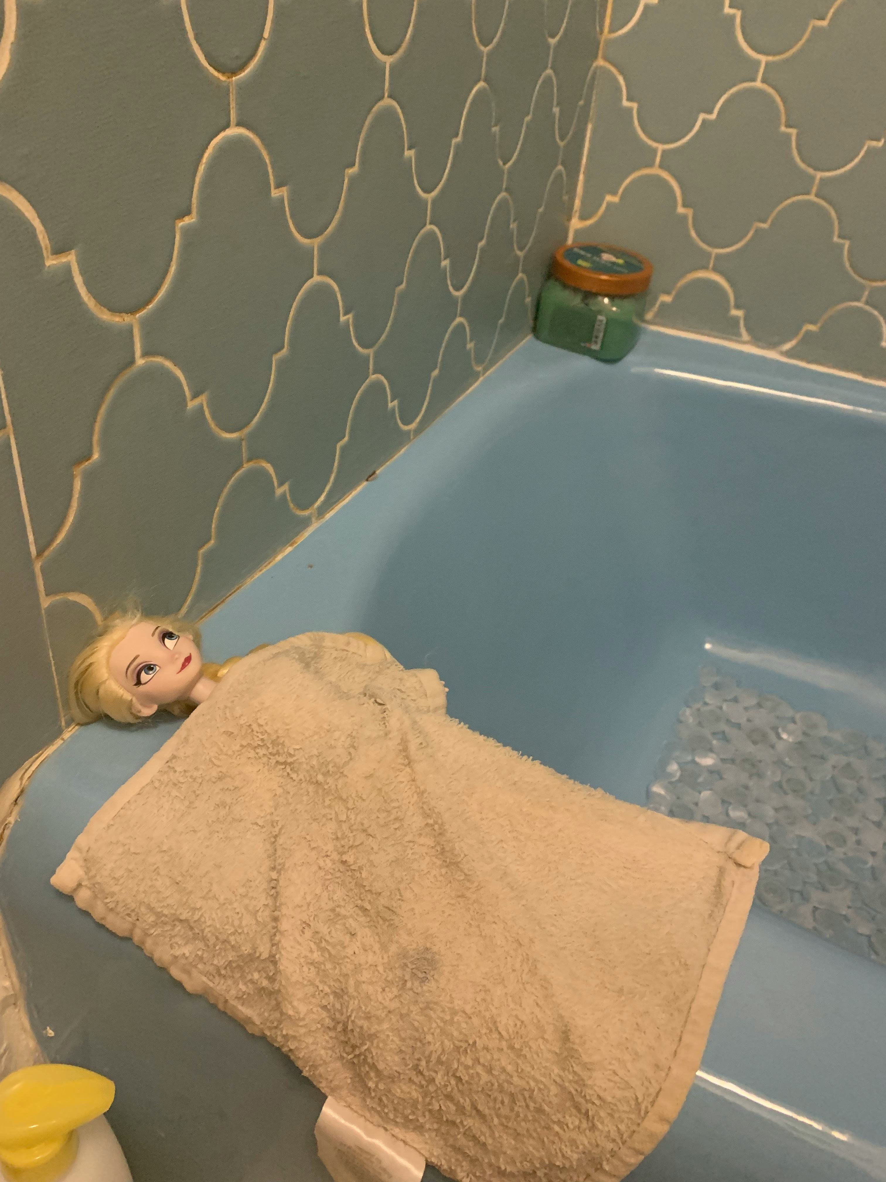 Poop In The Bath Tub Is A *Gift*