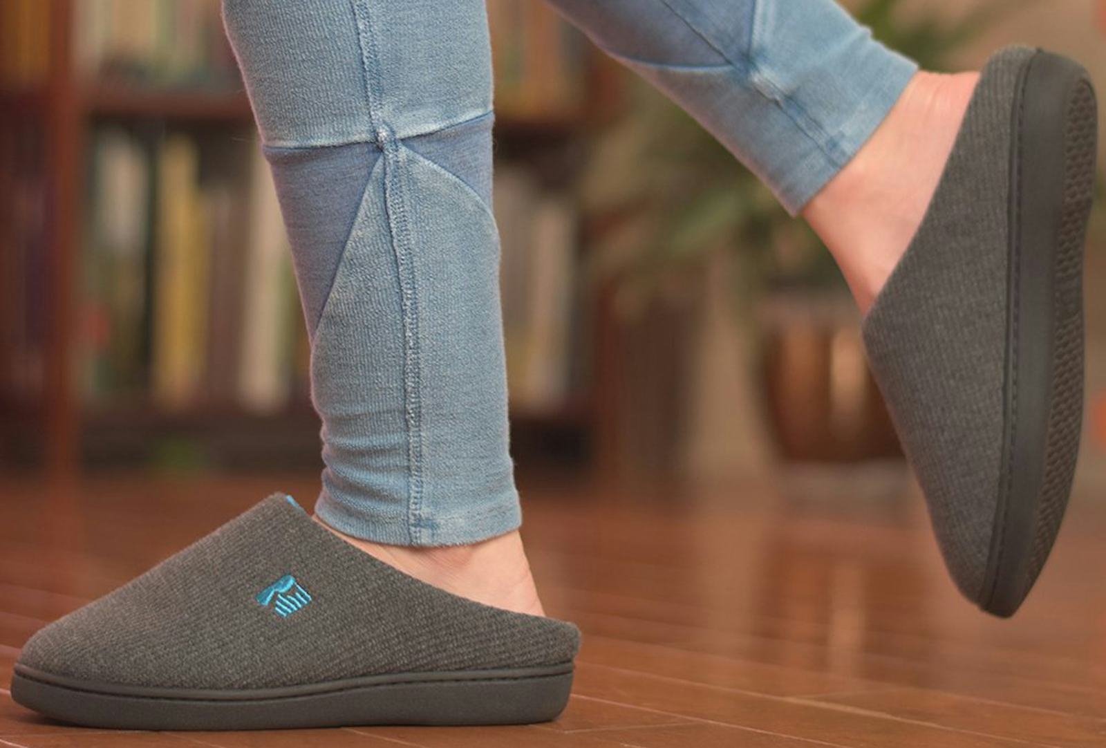 The 5 Best House Slippers For Hardwood Floors best house shoes for hard floors
