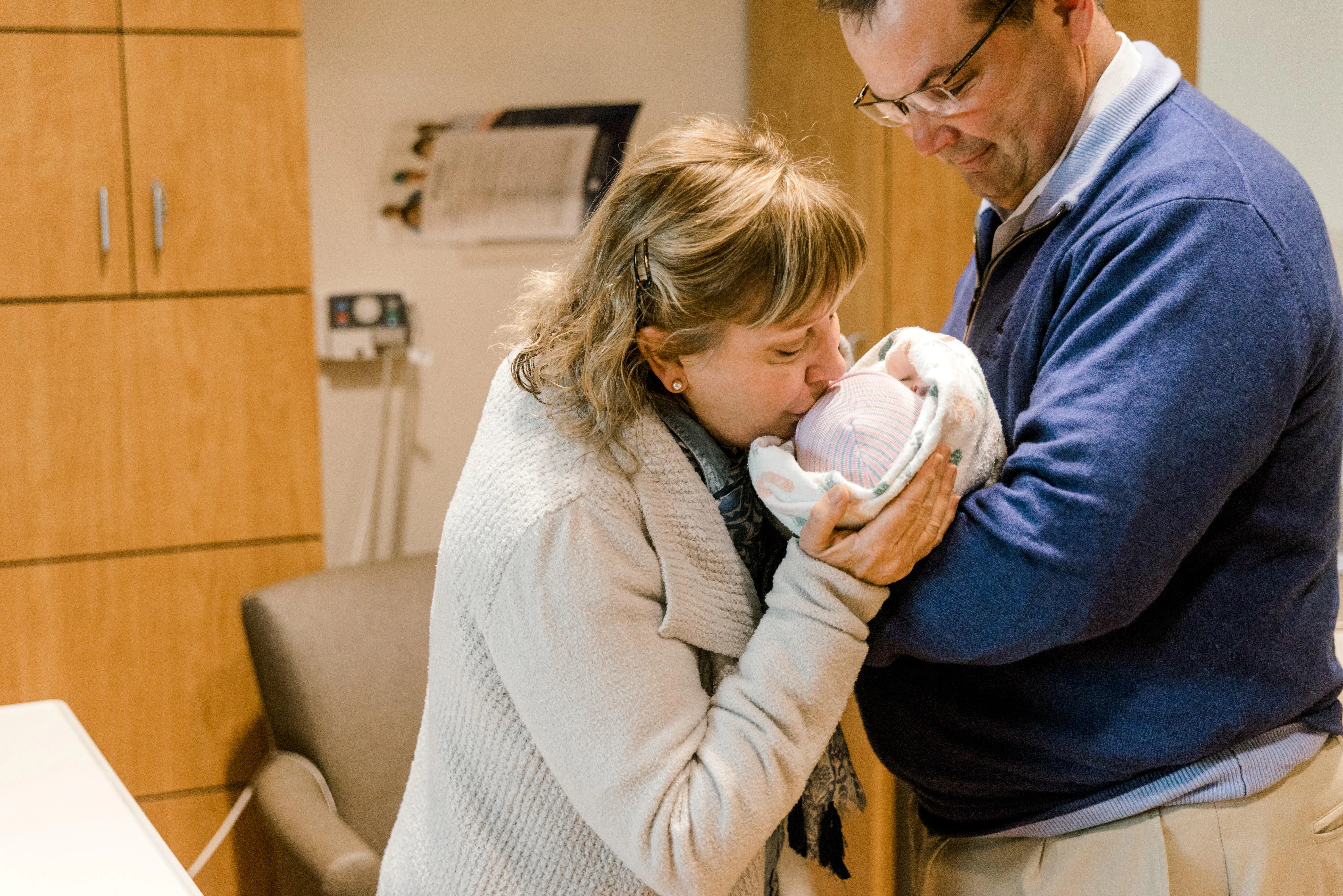 13 Photos Of Babies Meeting Their Grandparents For The Very First Time