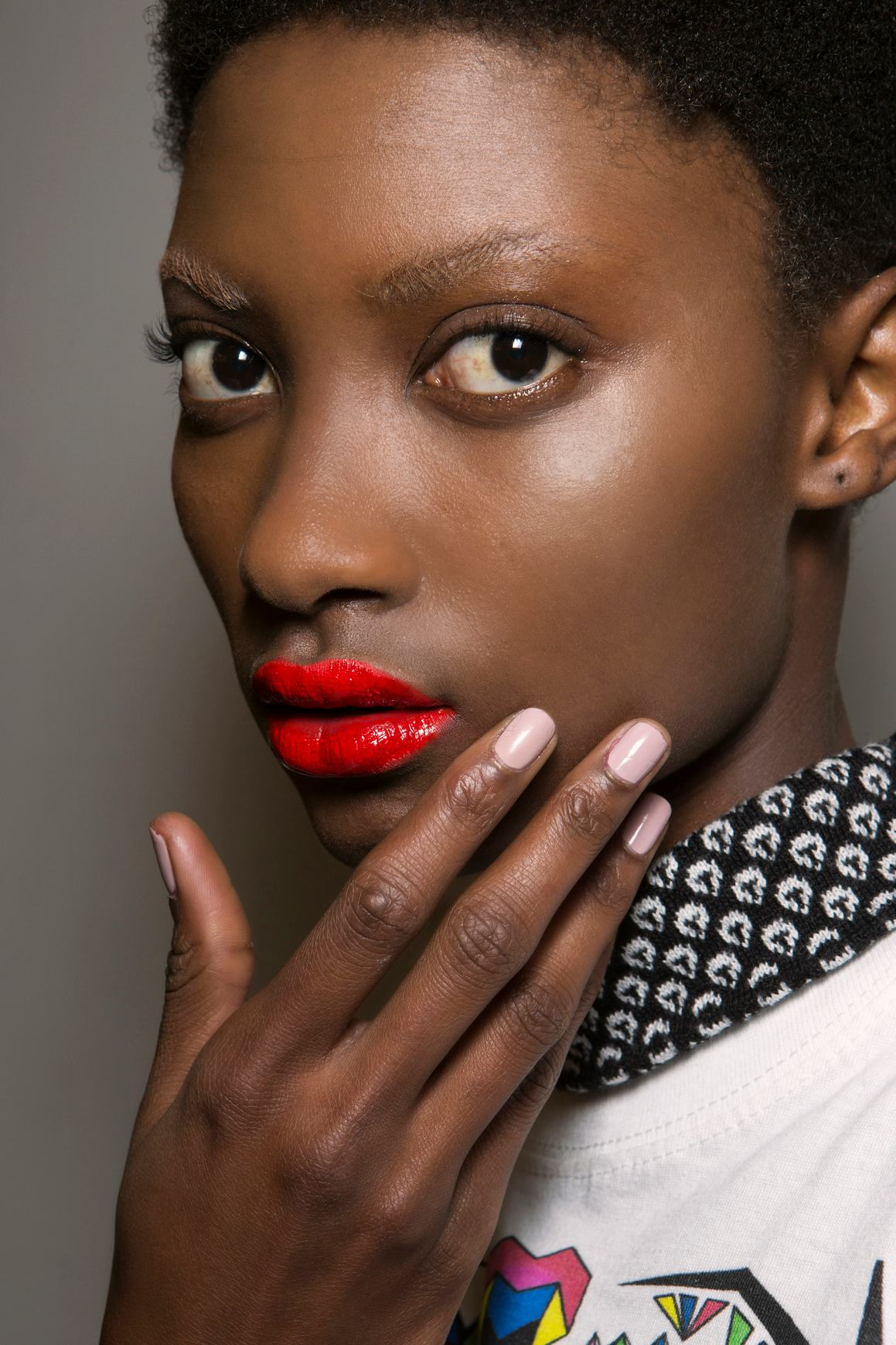 Are Powder Dip Nails Harmful? Pros Weigh In