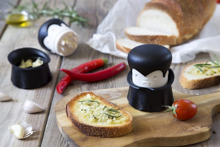 OTOTO Garlic Twist Crusher