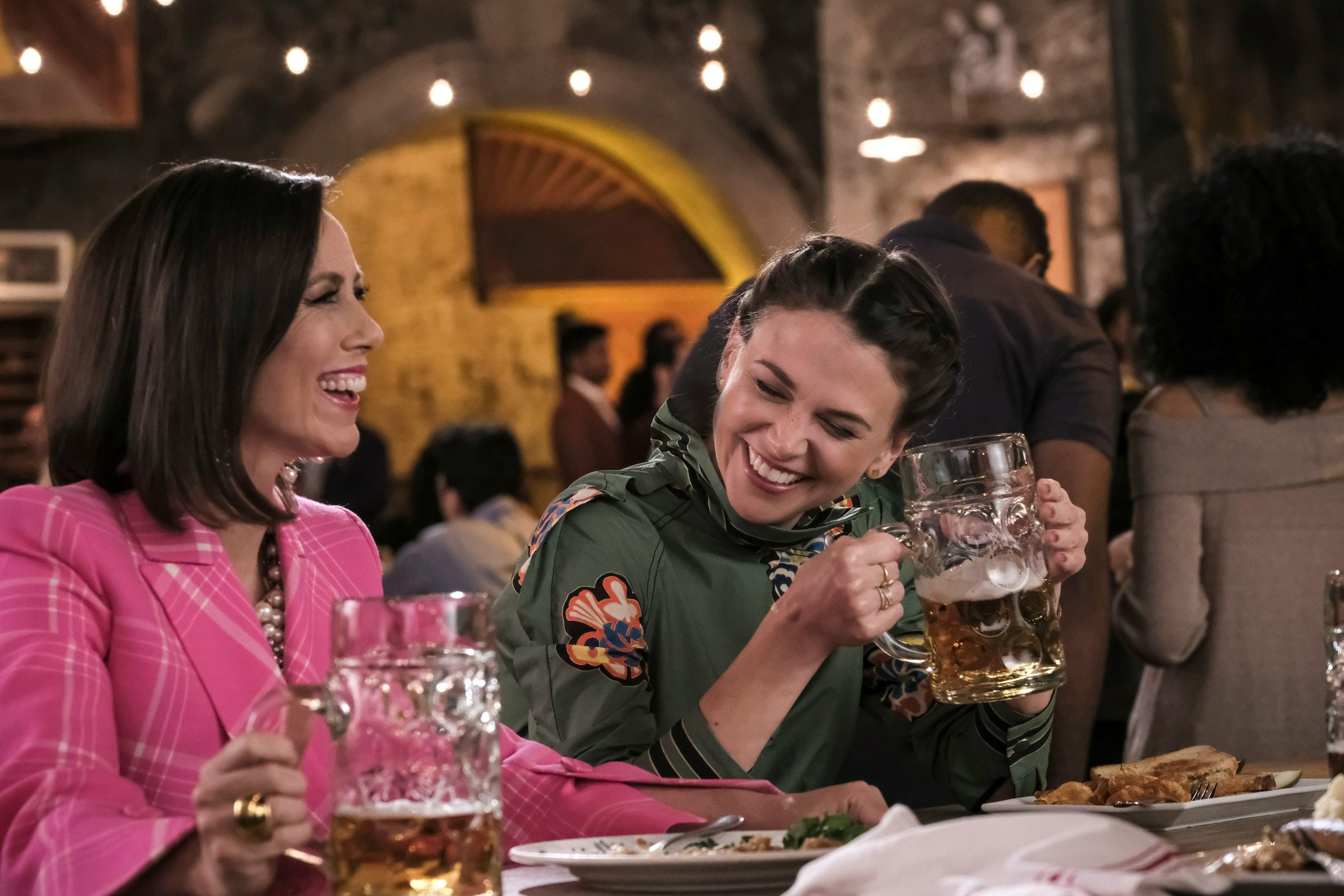 The Younger Casts Dolly Parton Performance Was A Beautiful Way To Start The Season According To Miriam Shor The Younger Casts Dolly Parton Performance Was A Beautiful Way To Start The Season According To Miriam Shor